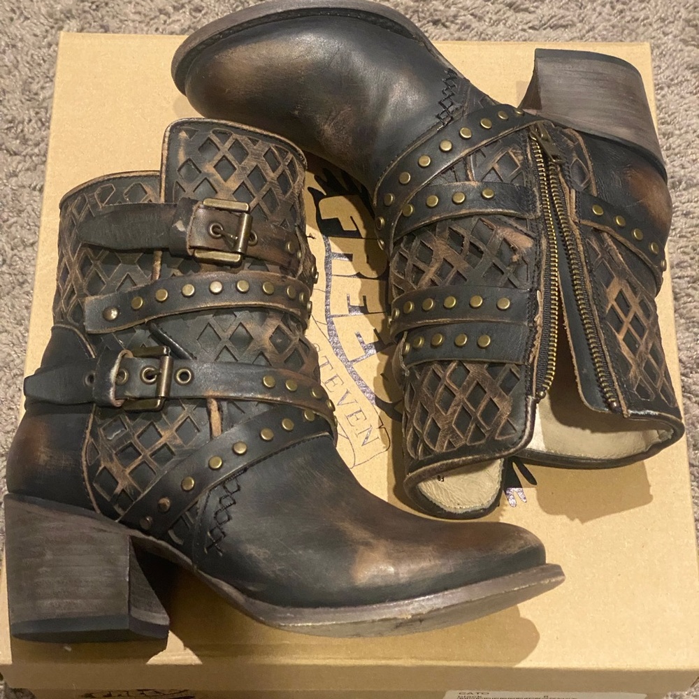 Freebird by Steven CATO boots Black size 8